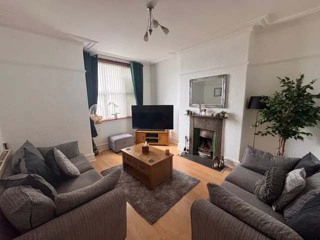 Berrycroft Lane, Stockport, photo 3