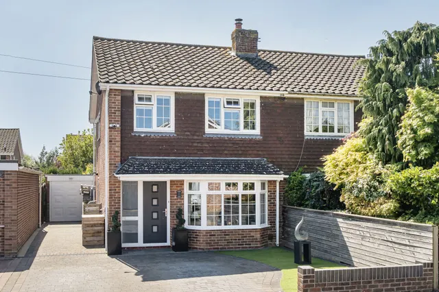 Whitley Close, Emsworth, PO10, photo 1
