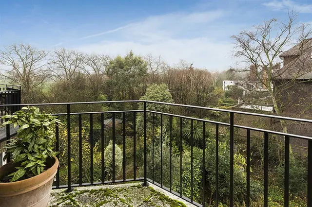 Photo 3 — Elsworthy Terrace, Primrose Hill, London, NW3 3DR