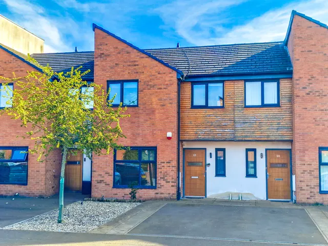 Oxford Mews, Oxford Street, Bury, BL9, photo 1