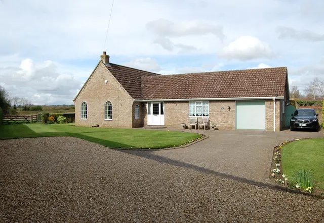 The Hawthorns, The Paddocks, LN4, photo 1