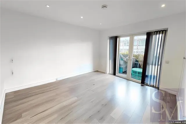 High Road, Loughton, IG10, photo 2