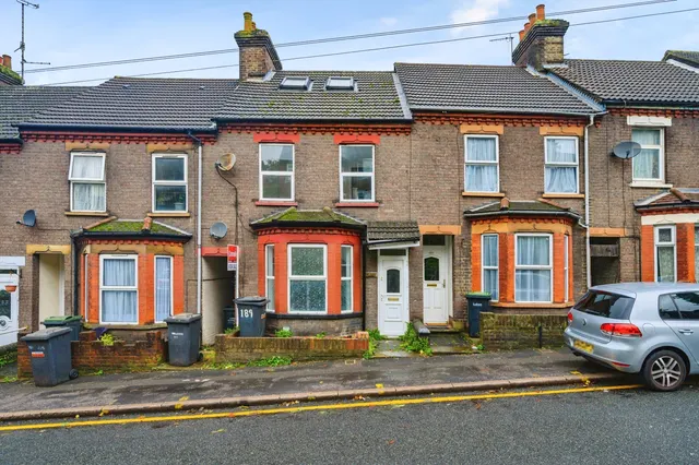 Hitchin Road, Luton, Bedfordshire, LU2, photo 1