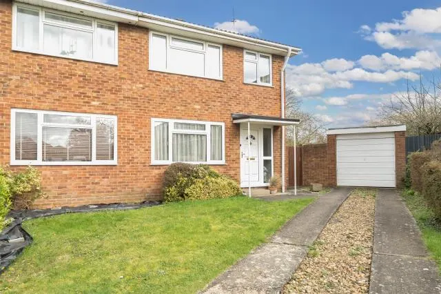 Braden Close, Aylesbury, HP21, photo 1