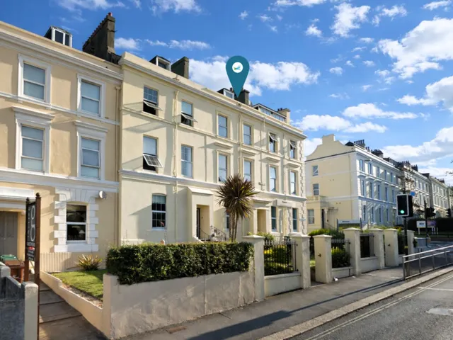 North Road East, Mutley, Plymouth, photo 1