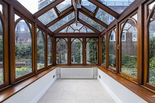 Photo 3 — Brompton Square Knightsbridge SW3