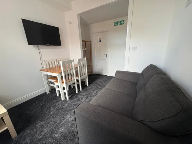 Meredith Street, Liverpool, L19, photo 2