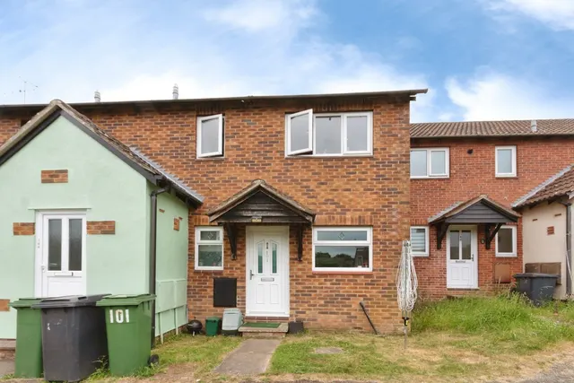 Beecham Berry, Basingstoke, RG22, photo 1