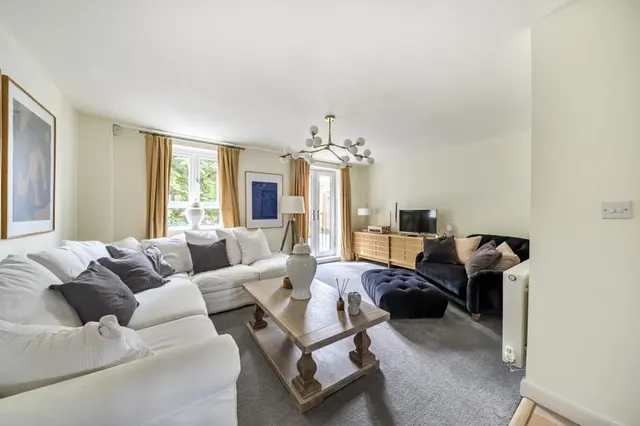 Denman Drive, Newbury, RG14, photo 2