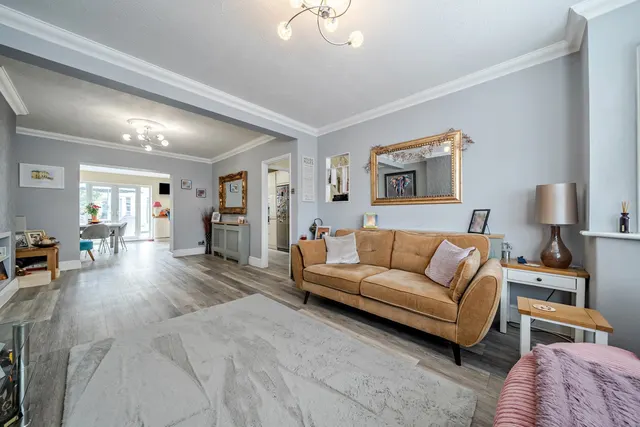 Photo 2 — Axminster Crescent, DA16