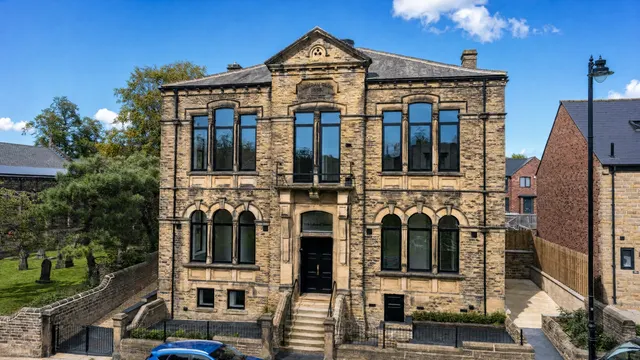 Old Road, Farsley, LS28, photo 3