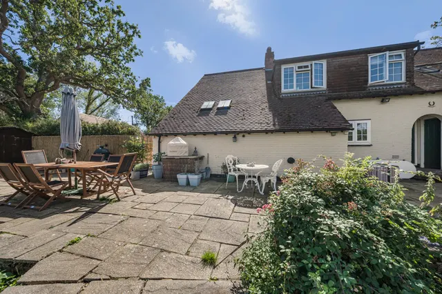 Redlands Lane, Ewshot, GU10, photo 2