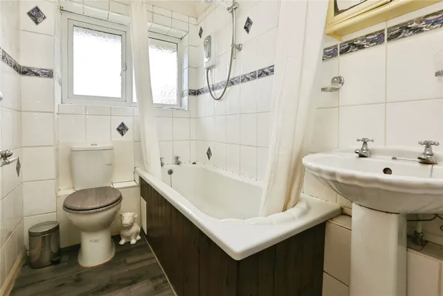 Botley Road, Southampton, SO19, photo 3