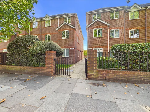 London Road, Isleworth, TW7, photo 1