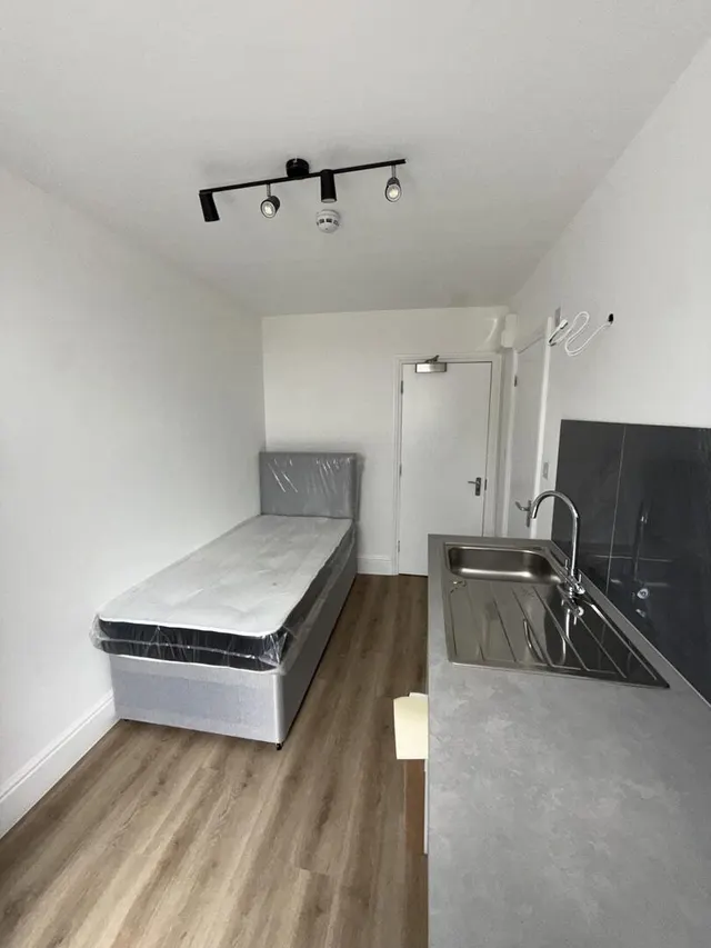 Cockfosters Road, Barnet, EN4, photo 1