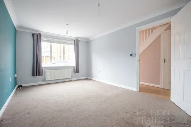 Balmoral Close, Attleborough, photo 2
