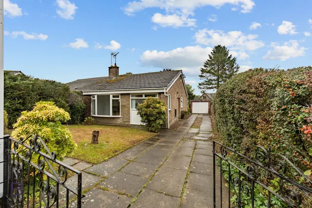 Penfield Grove, Clayton, BD14, photo 1