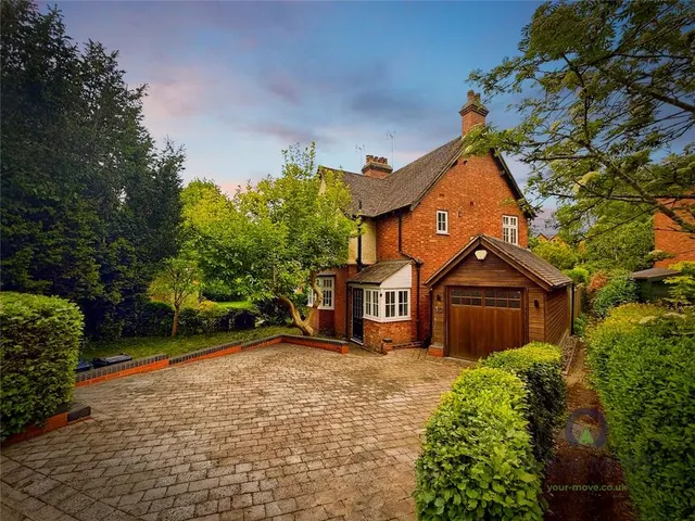 The Circle, Harborne, Birmingham, B17, photo 1