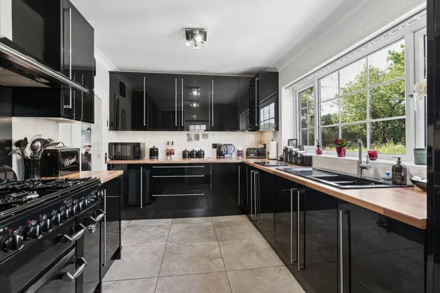 Cromwell Road, Stevenage, SG2, photo 2