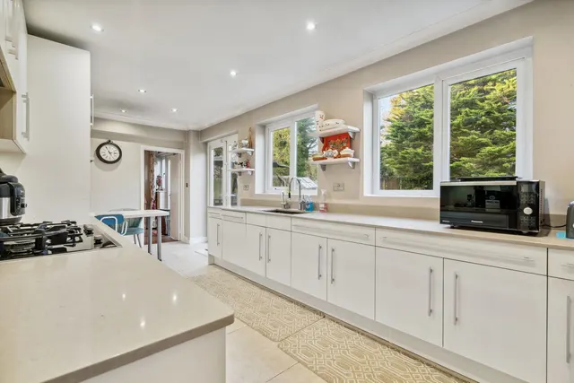 Eastglade, Pinner, HA5, photo 2