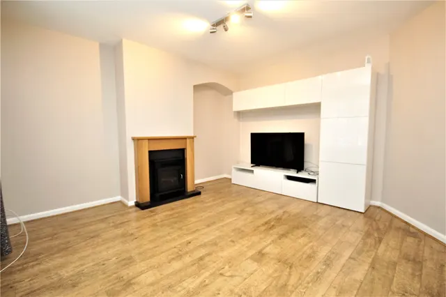Warrington Road, Dagenham, RM8, photo 3
