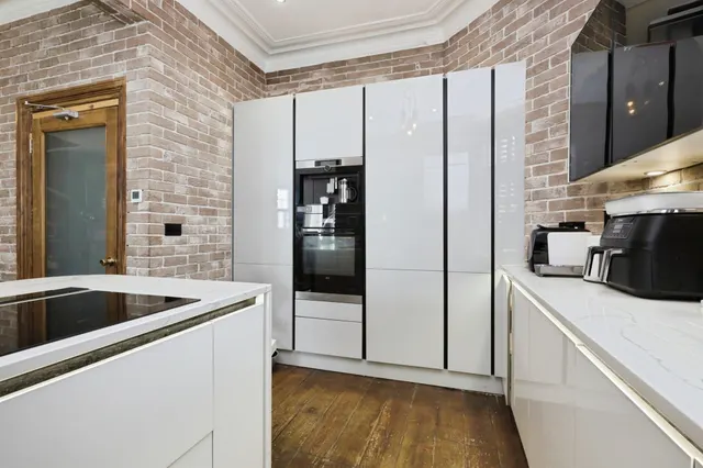 South Cliff, Eastbourne, BN20, photo 3