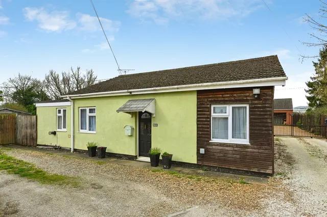 Regent Avenue, West Winch, PE33, photo 2