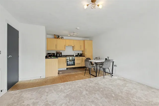 Binding Close, Carrington, NG5, photo 3
