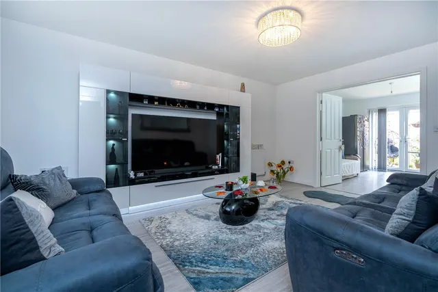 Fontwell Park Drive, Bourne, PE10, photo 3