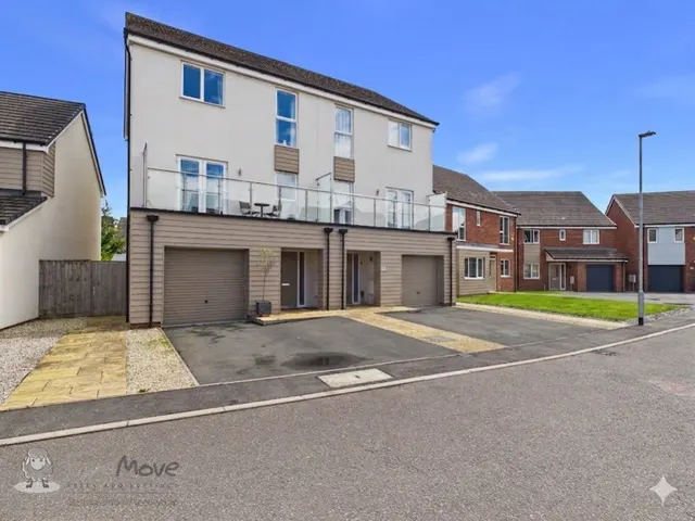 Olive Close, Branston, DE14, photo 1