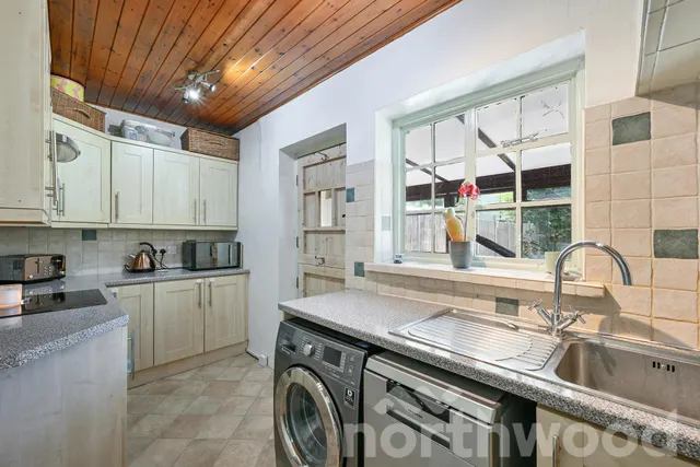 Gainsborough Road, Epsom, KT19, photo 3