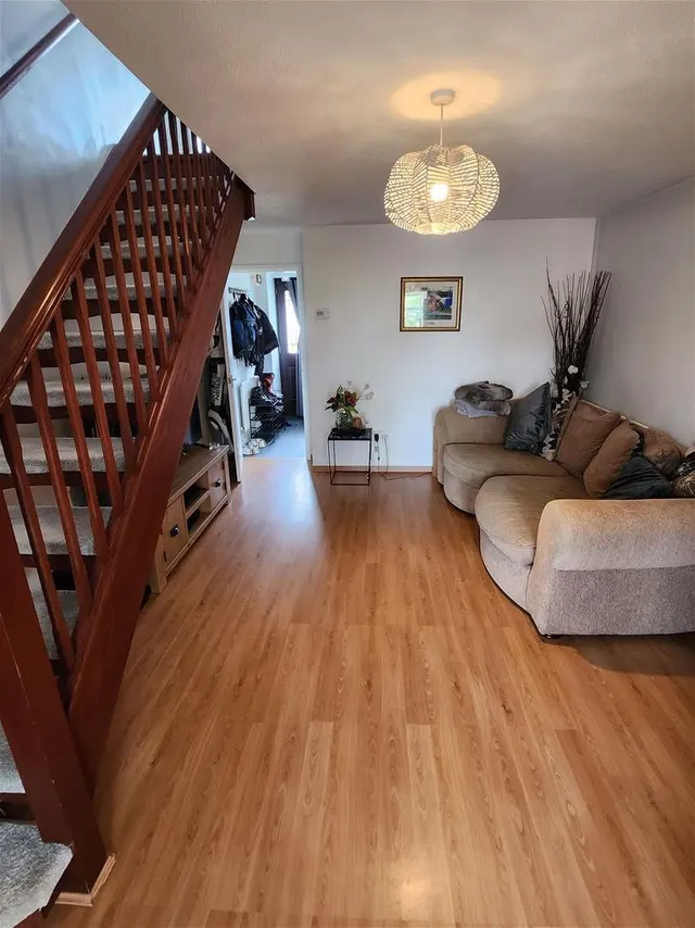 Harrison Close, Newnham, GL14, photo 3