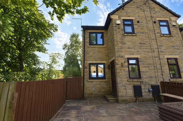 Taxal Mews, High Peak, photo 1