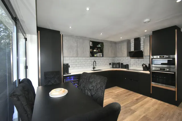 Taxal Mews, High Peak, photo 2