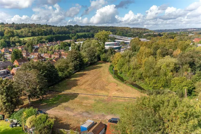 Clapton Approach, Wooburn Green, High Wycombe, Buckinghamshire, HP10 0DW, photo 1