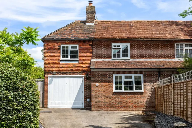 Henwood Green Road, Pembury, TN2, photo 1