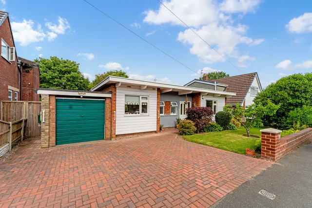 Photo 2 — Oakwood Avenue, Ashton-In-Makerfield, Wigan, Wigan, WN4 9NS