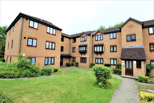 Wingrove Drive, Purfleet, Essex, RM19 1NB, photo 1