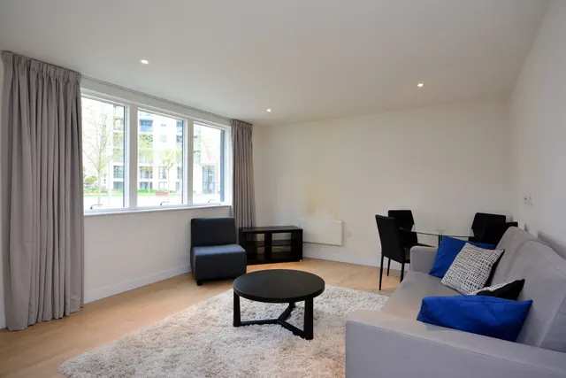 Photo 2 — 6 Aitons House, Pump House Crescent, Brentford