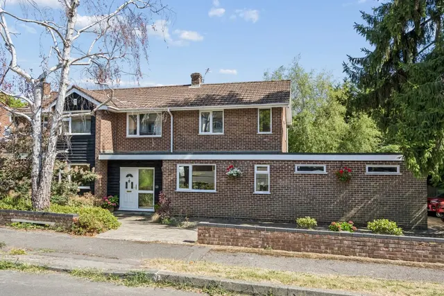 Highfield Park, Marlow SL7 2DE, photo 1