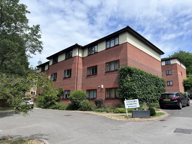 London Road, High Wycombe, HP11, photo 1