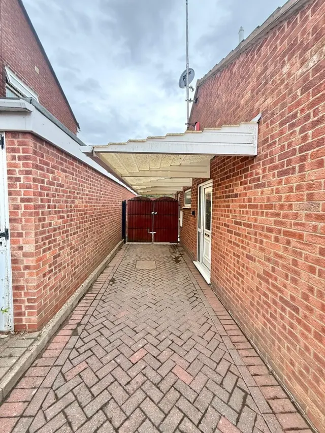 Photo 3 — Larchwood Road, Coventry