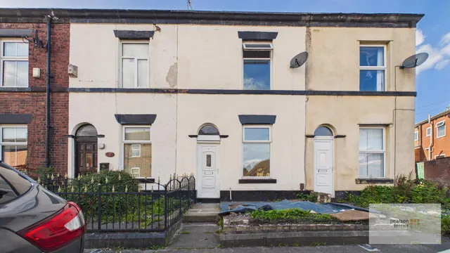 Elm Street, Bury, BL9, photo 1