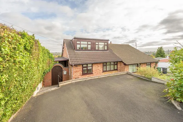 Kenilworth Close, Wordsley, DY8 5HW, photo 1