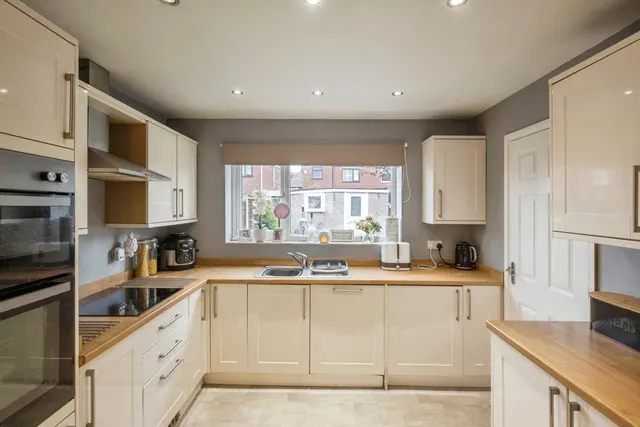 Photo 3 — Rufford Road, Doncaster, South Yorkshire, DN4