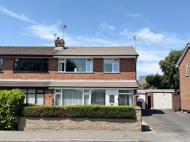 For SalePark Road, Adlington, photo 1