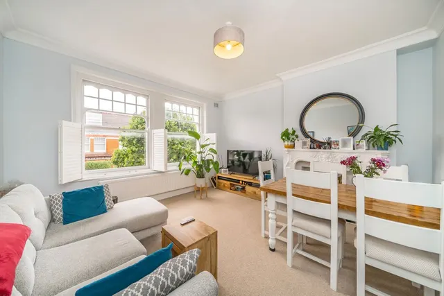 Veronica Road, SW17, photo 2