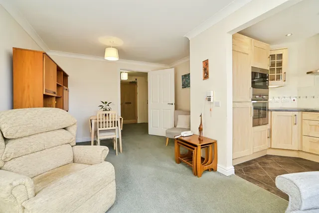 Shakespeare Road, Guiseley, LS20, photo 2