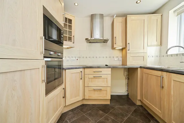 Shakespeare Road, Guiseley, LS20, photo 3