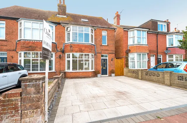 St Thomas's Road, Worthing, BN14, photo 1